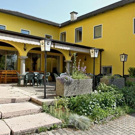 Stiftsgasthof Hochburg Екстериор снимка